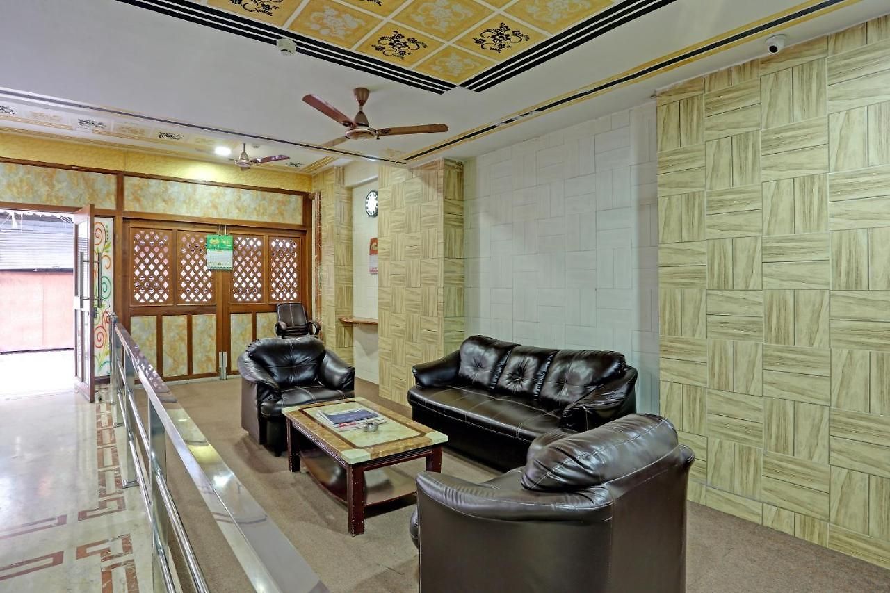 Hotel Capital O 79386 Hotel Emirates