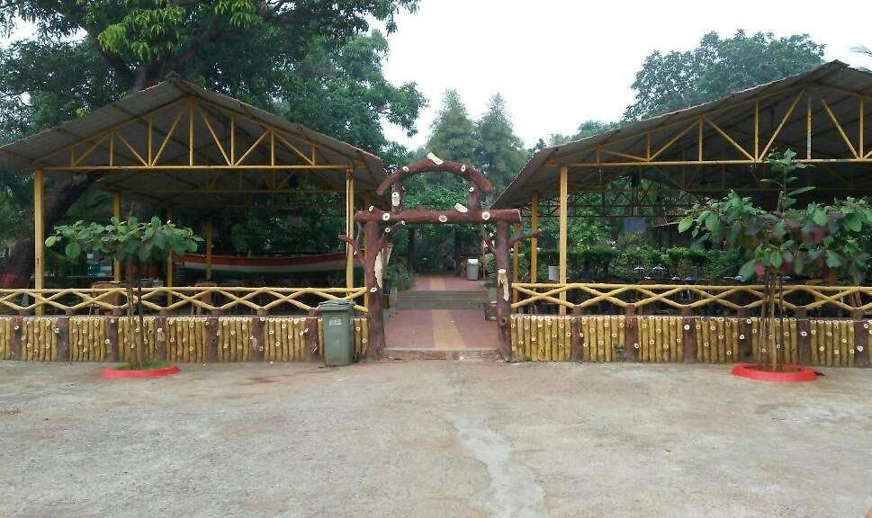 Farm Regency
