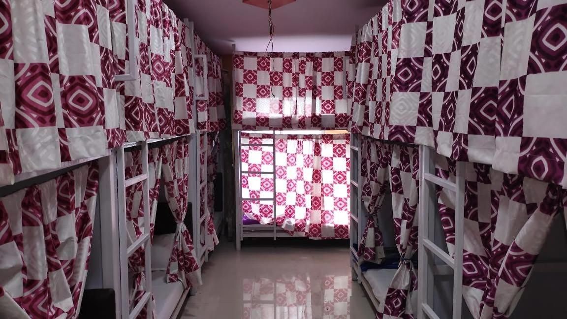 Mumbai Royal Dormitory Ac Deluxe Hotel