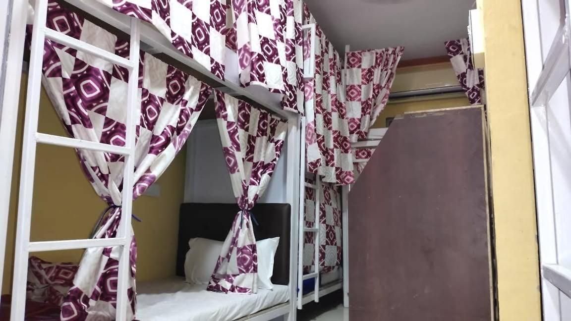 Mumbai Royal Dormitory Ac Deluxe Hotel 5*