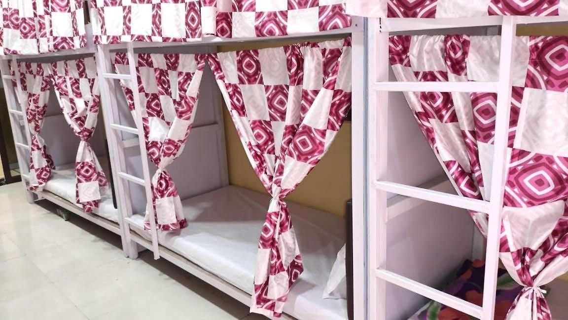 Hotel Mumbai Royal Dormitory Ac Deluxe