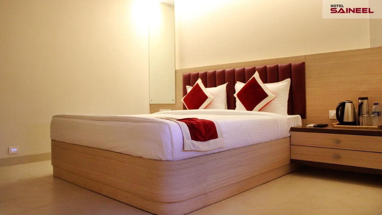 Fabhotel Saineel Hotel