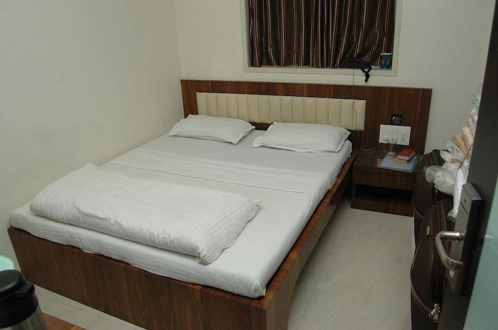Causeway, Colaba Hotel Mumbai