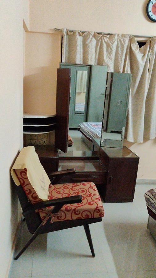 Oxotel Male Paying Guest *