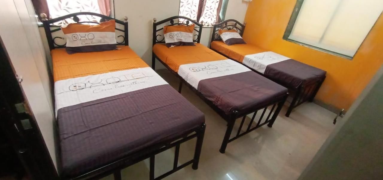 Oxotel Male Paying Guest *