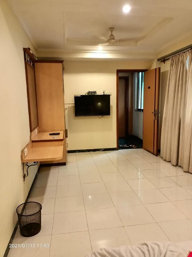Hotel Adi Ashray