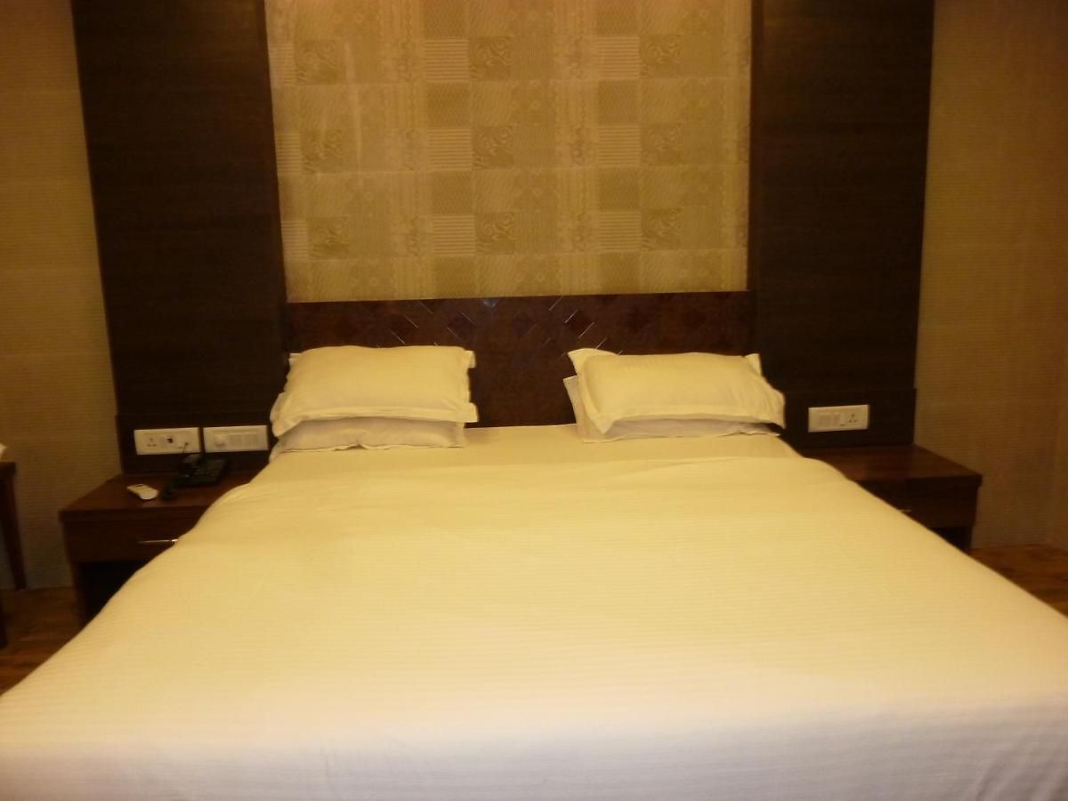 Orient Palace Hotel