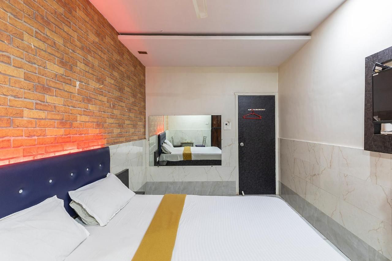 Amrapali Lodging And Boarding Mumbai