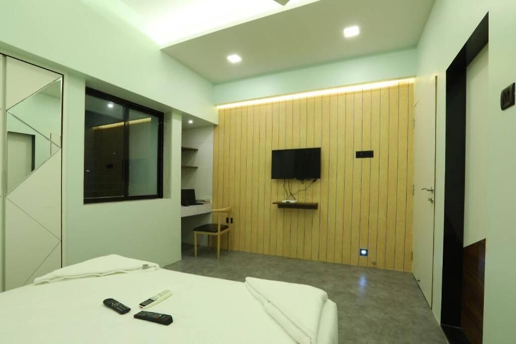 Luxury 5 - Bedroom Appartment Near Dadar Tt Apartment