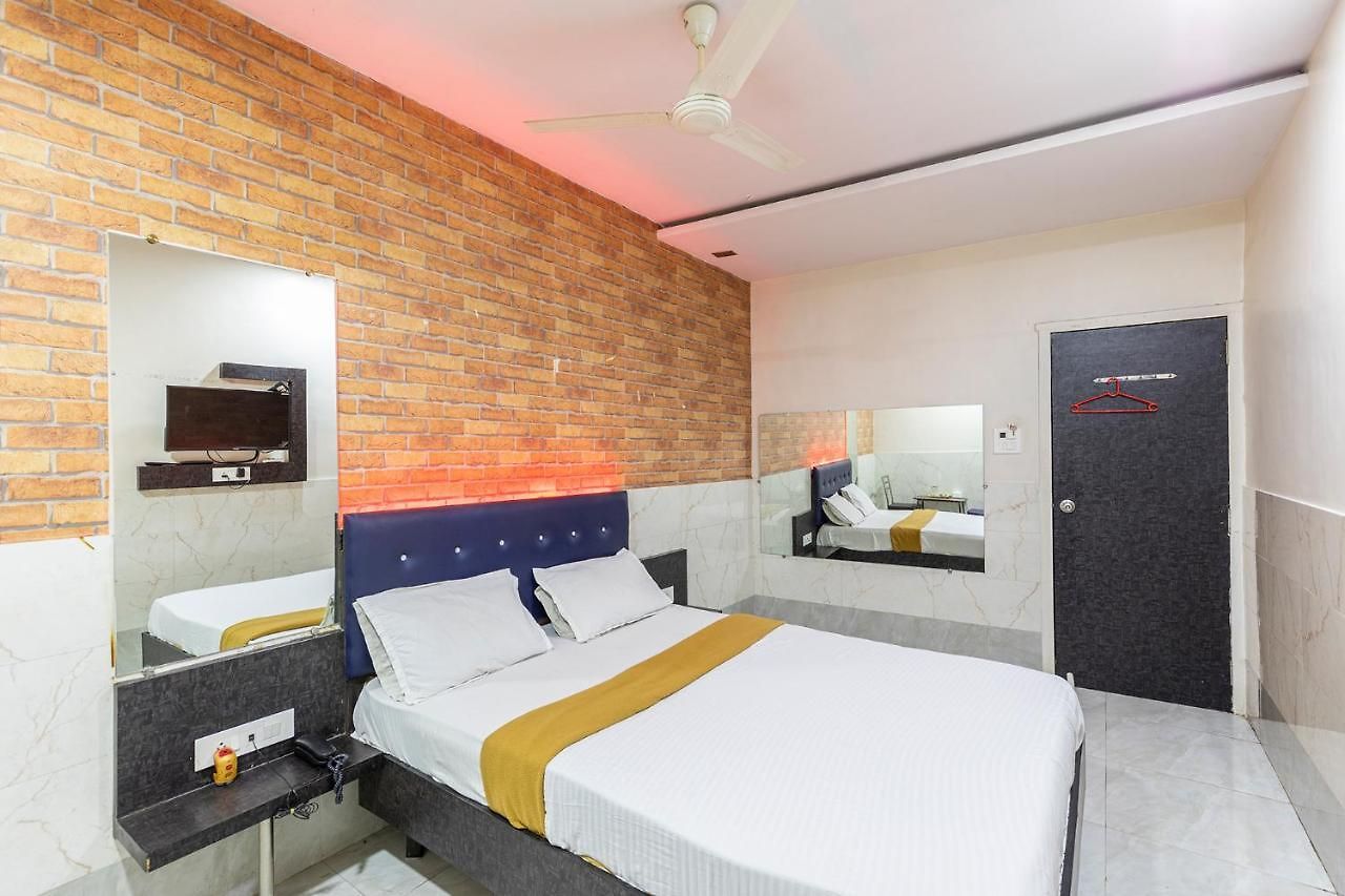 Hotel Amrapali Lodging And Boarding