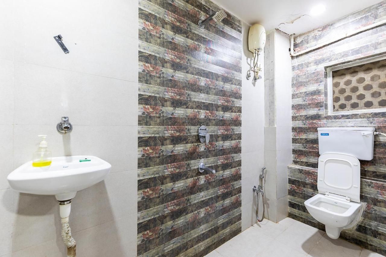 Hotel Amrapali Lodging And Boarding *