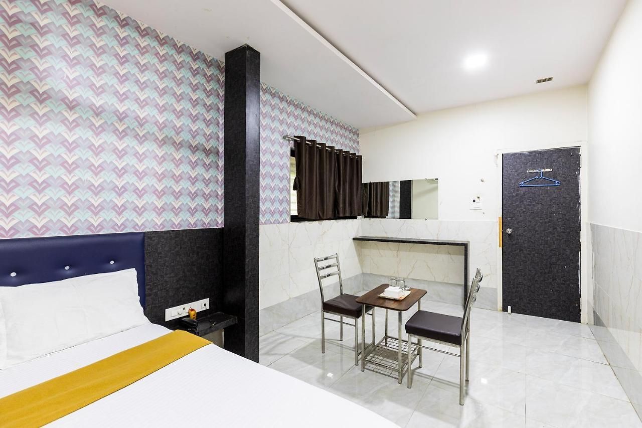 Hotel Amrapali Lodging And Boarding *