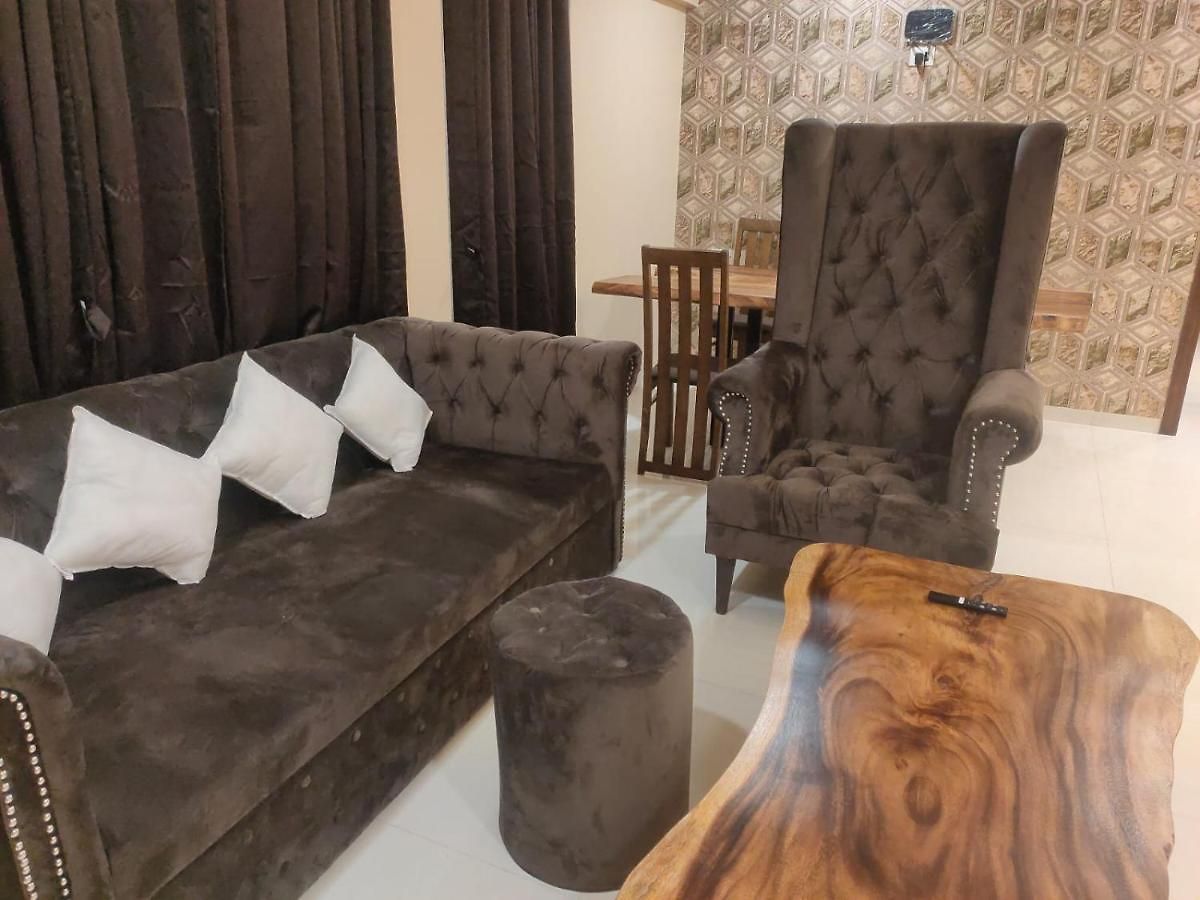 Osi Bandra West