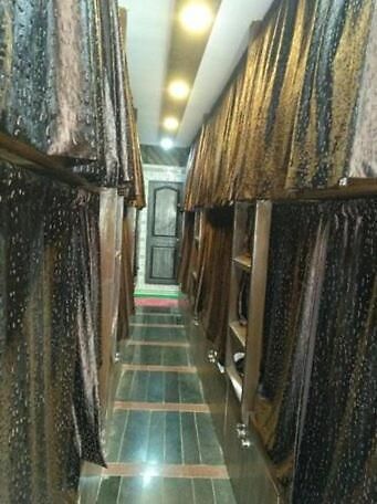 Bed Station Dormitory * Mumbai