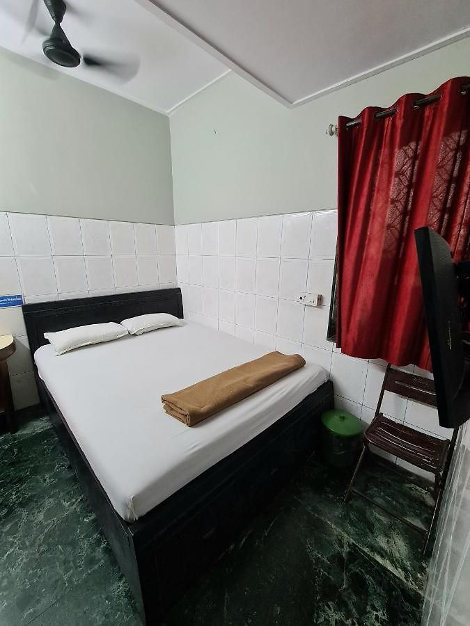 Amber Guest House Hotel 3*