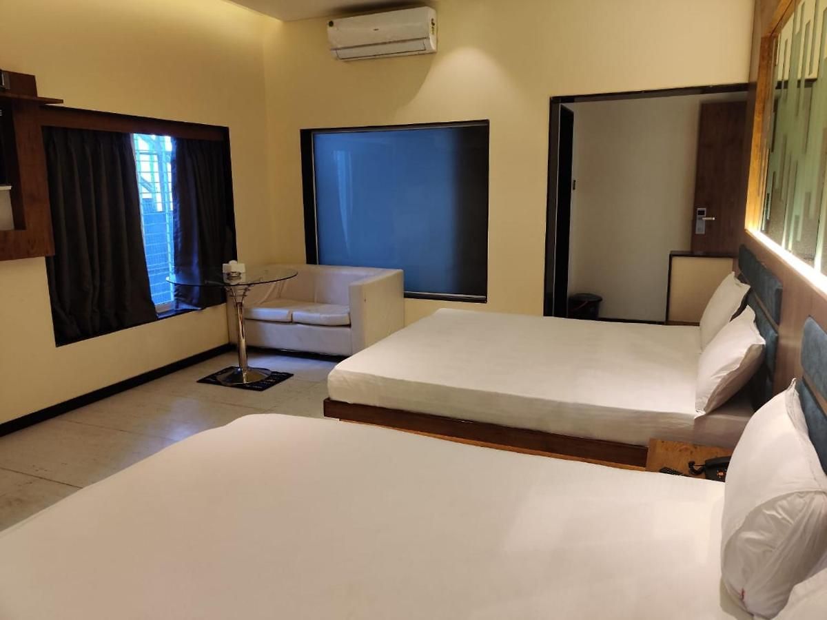 Guest house The Saroja Grand Villa Resorts Mumbai