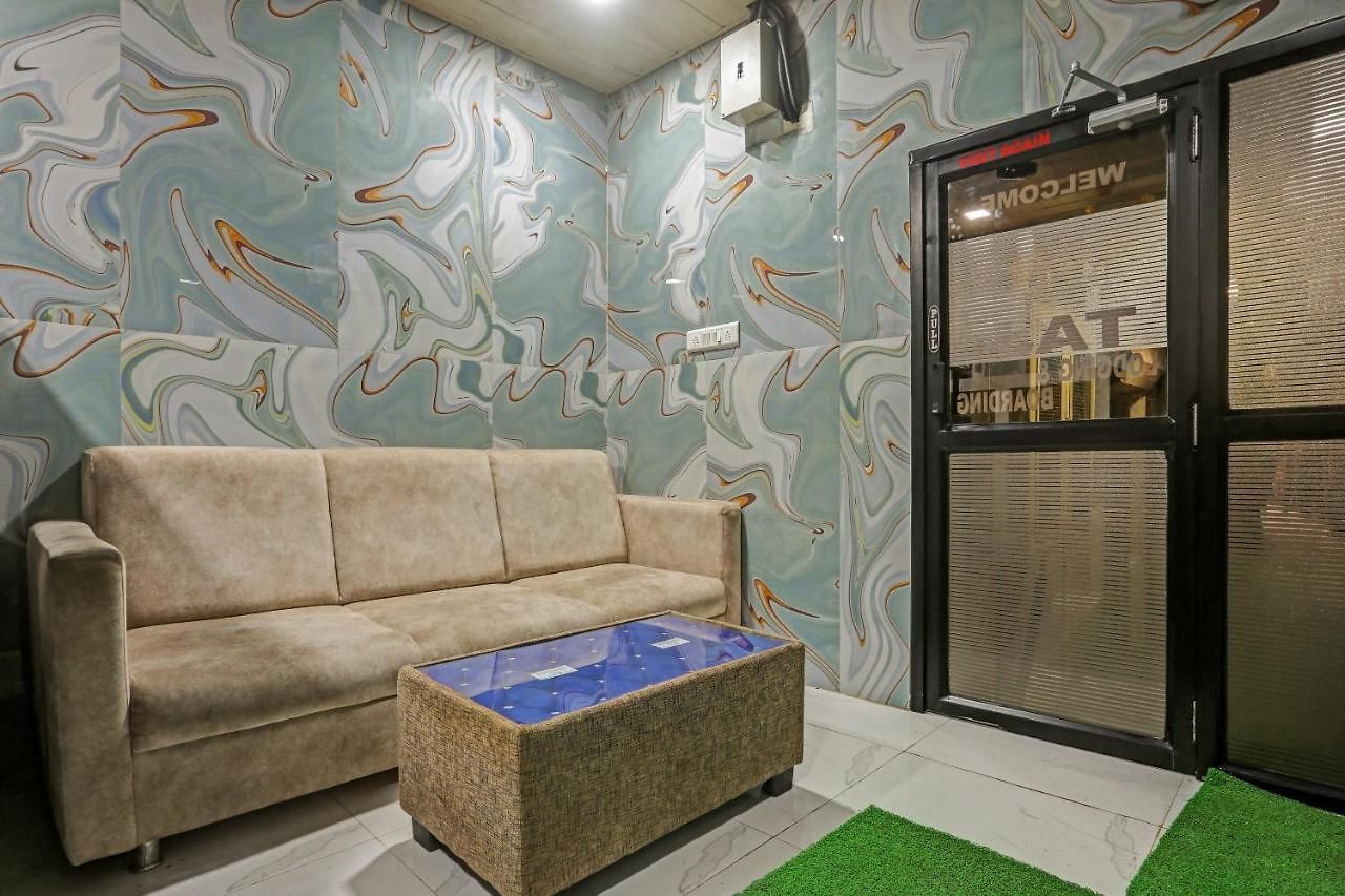 Oyo 82580 Taj Residency Lodging And Boarding Hotel Mumbai