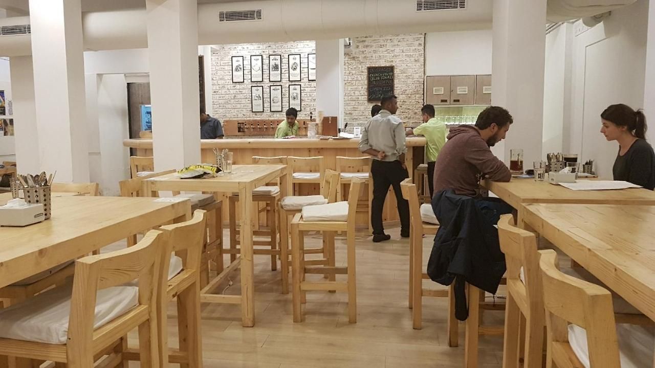 Hotel Singhs International