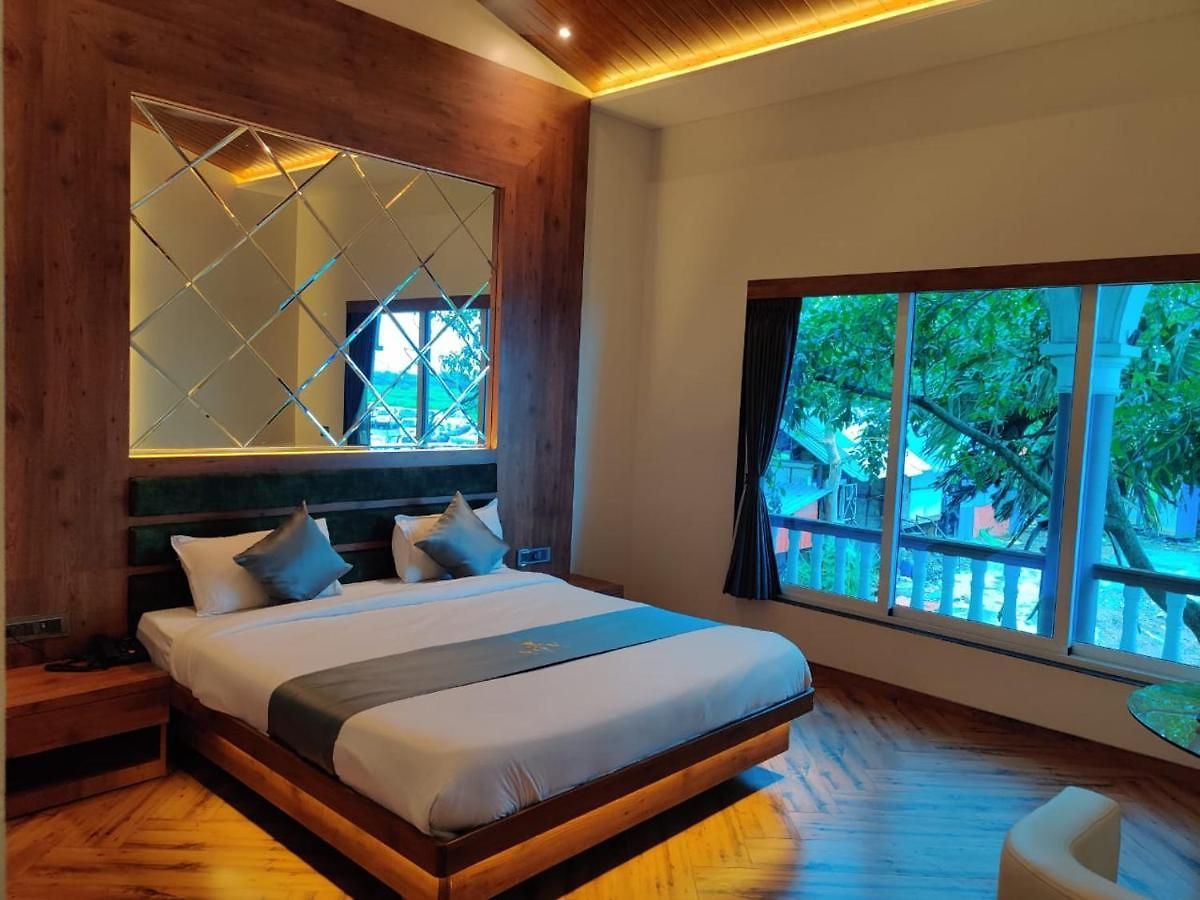 The Saroja Grand Villa Resorts Guest house Mumbai
