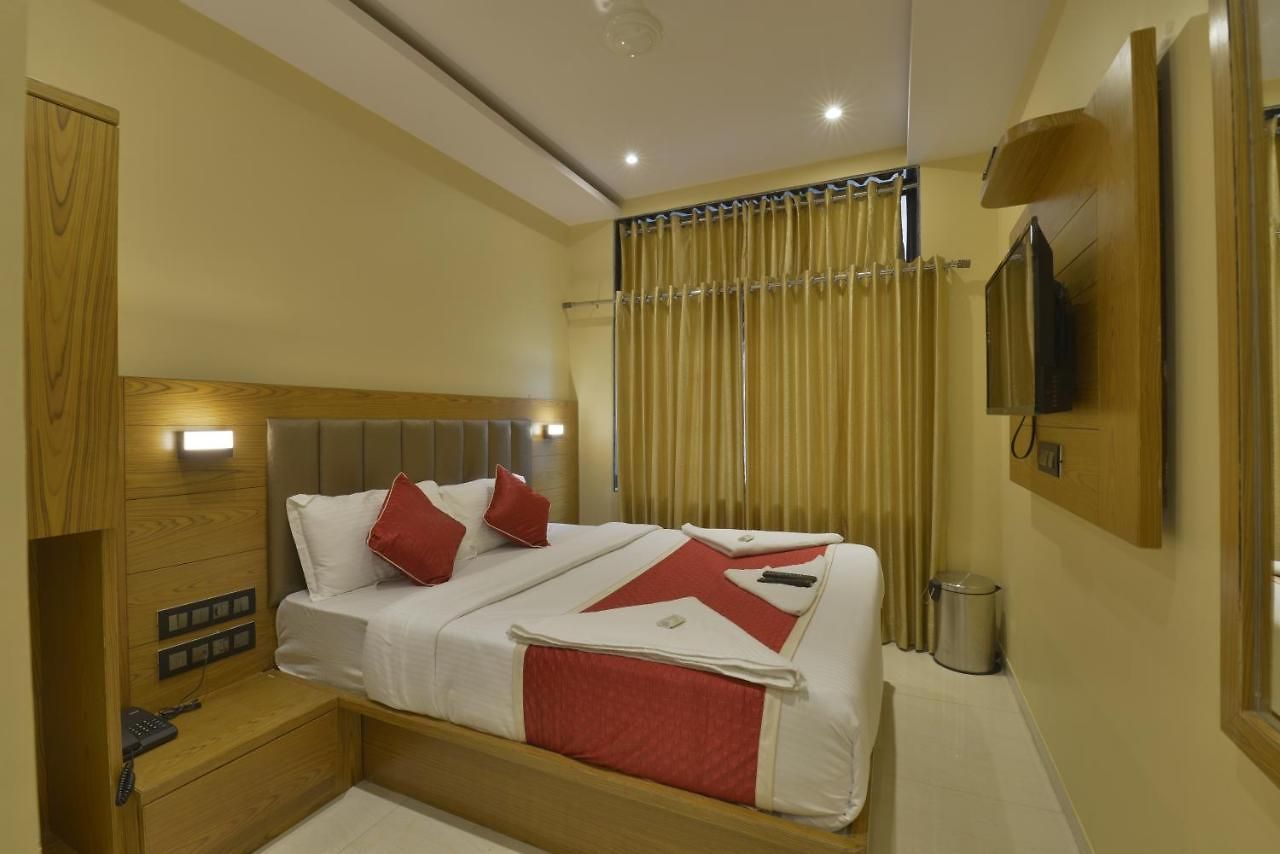 Hotel Residency Park Near Masjid Rly Station South