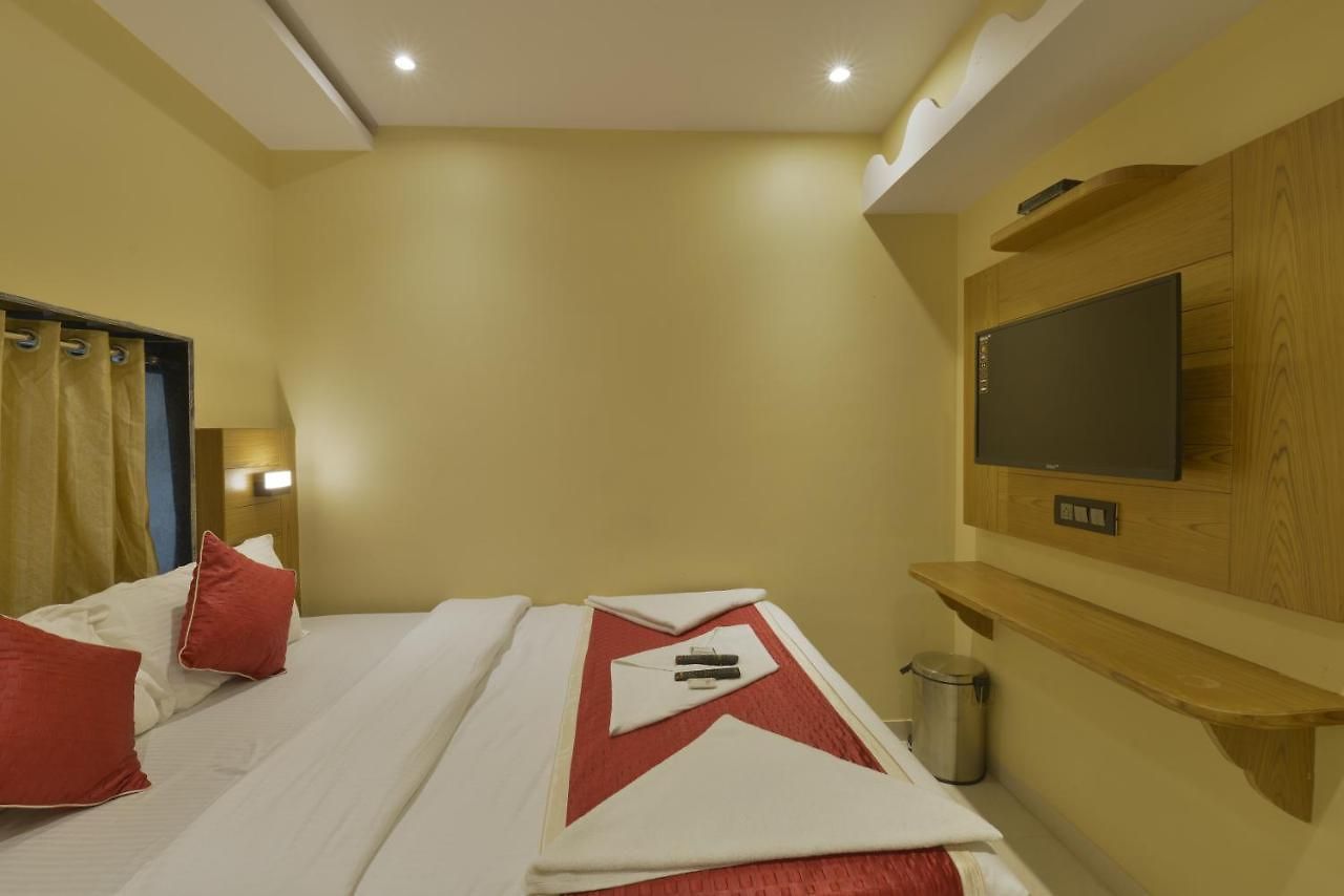 Residency Park Near Masjid Rly Station South Hotel