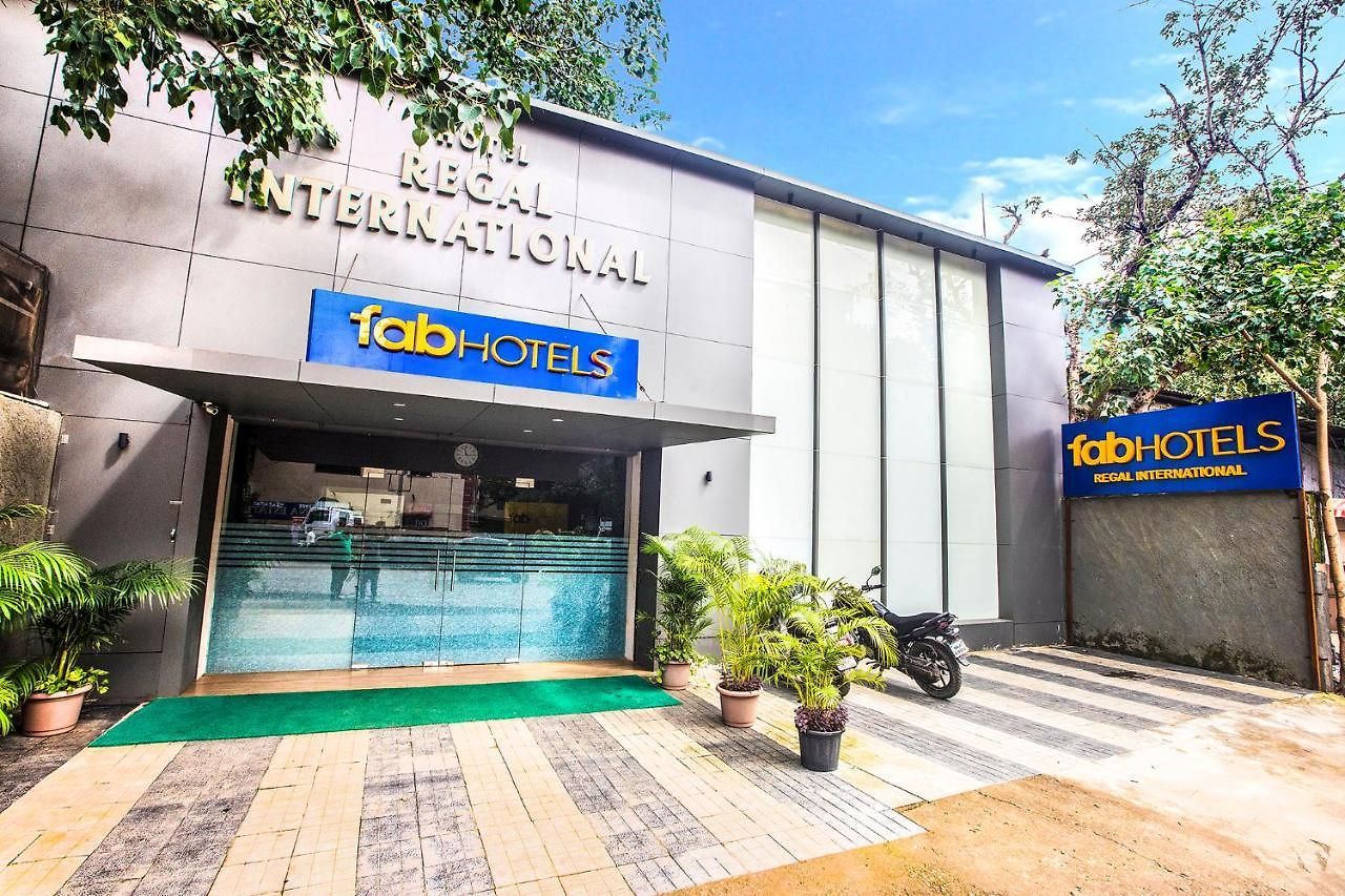 Fabhotel Regal International Hotel