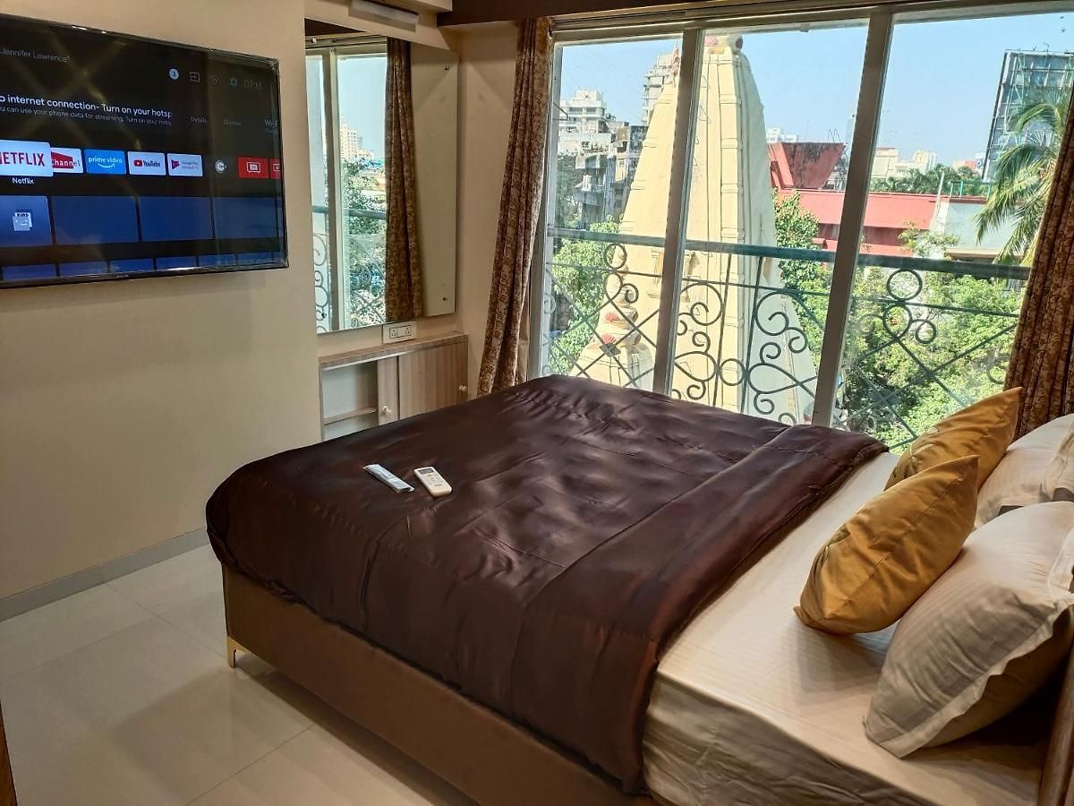 Osi Bandra West * Mumbai