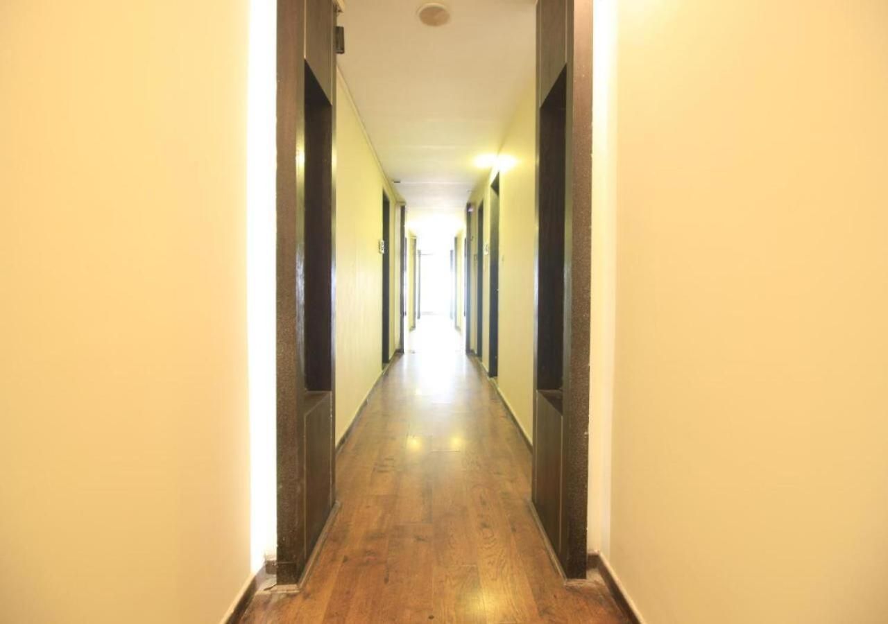Saroj Plaza Hotel