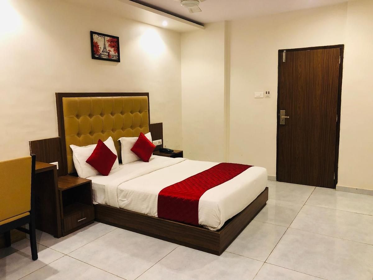 Hotel Bkc Grand- Near Trade Centre, Visa Consulate Mumbai