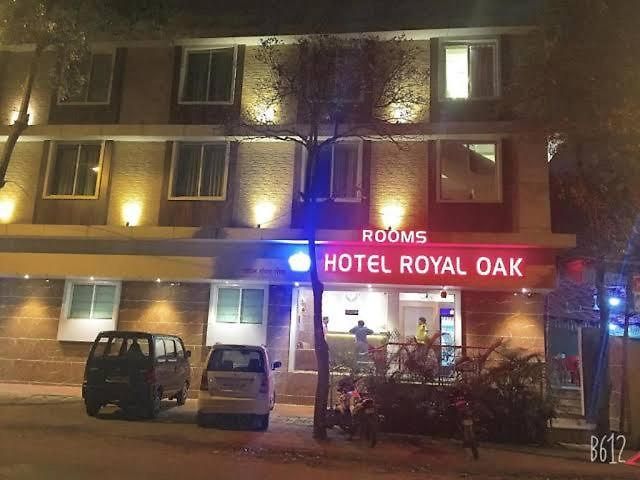 Hotel Royal Oak Pawne Guest house Mumbai