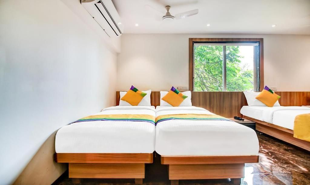 Guest house Hotel Royal Oak Pawne Mumbai