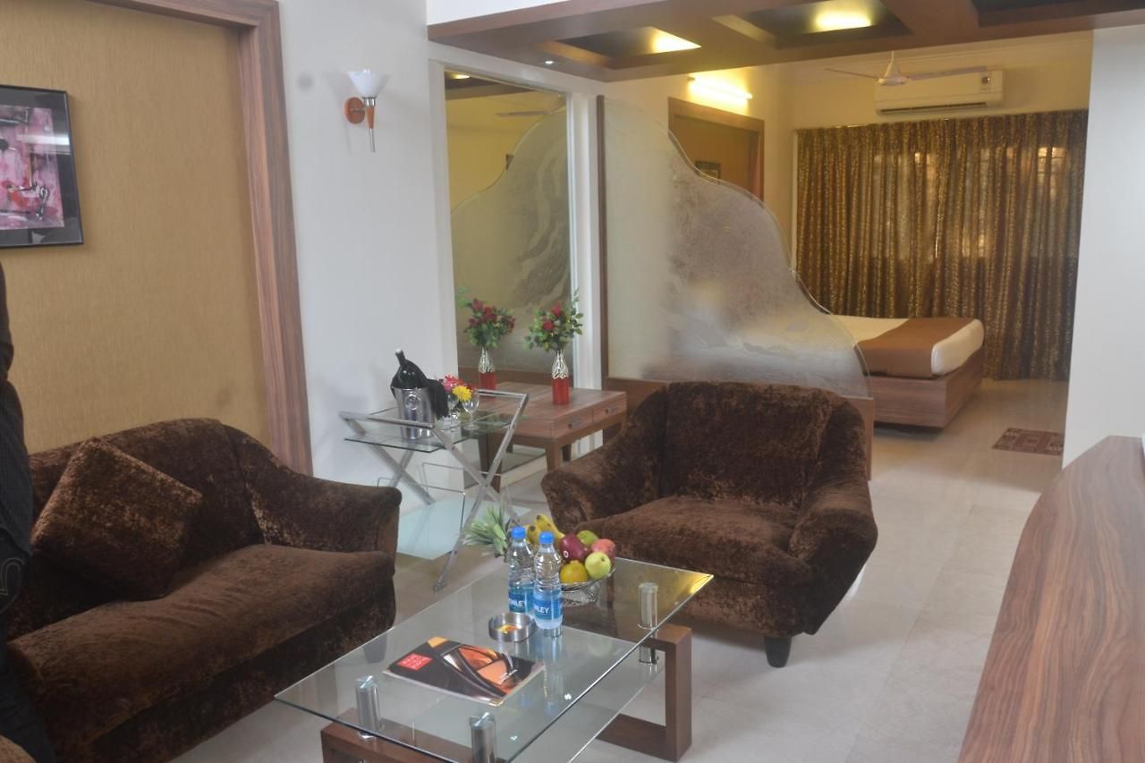 Plaza 3* Mumbai