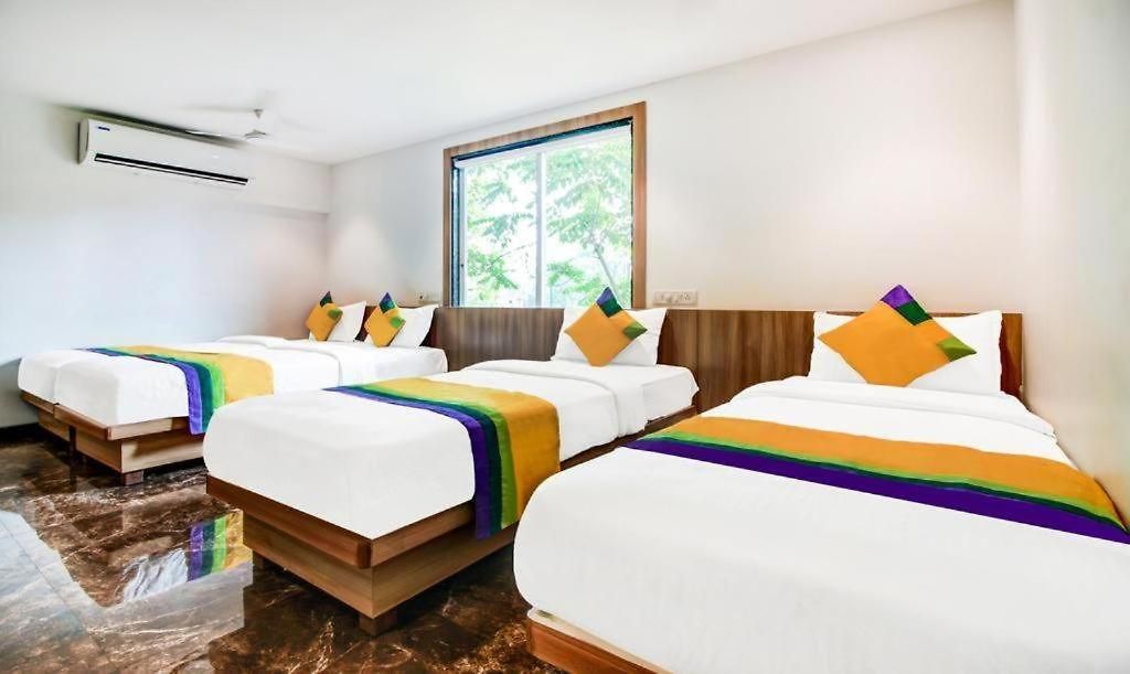Guest house Hotel Royal Oak Pawne Mumbai