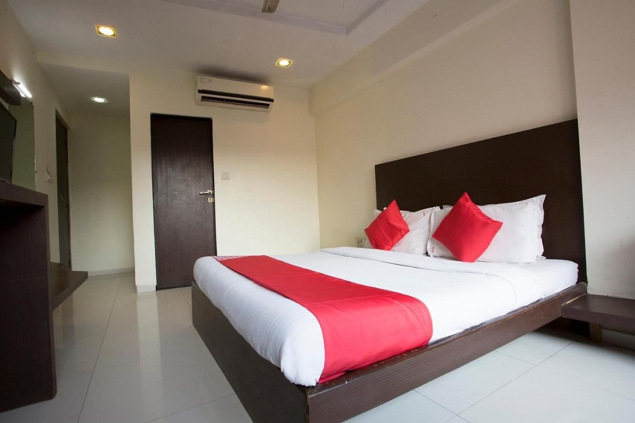 Hotel Oyo 23478 Kamran Residency