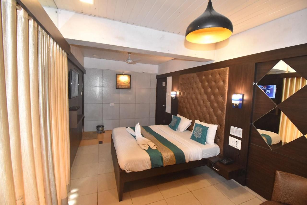 Neelkiran Hotel 3*