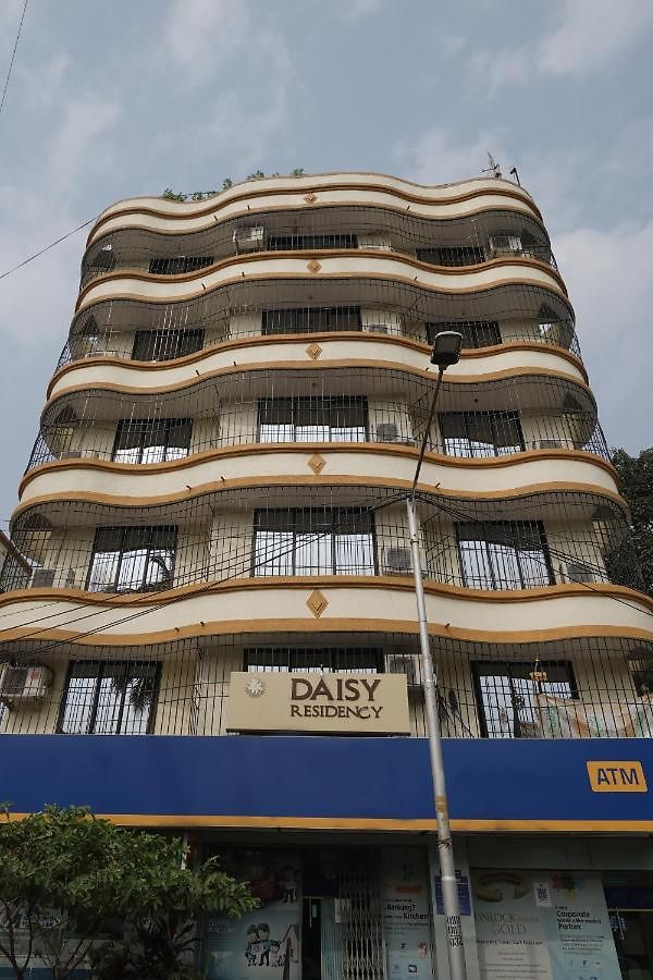 Daisy Residency By Zone Hotelz *