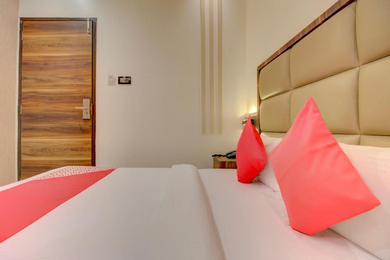 Hotel Oyo 76180 Meriton