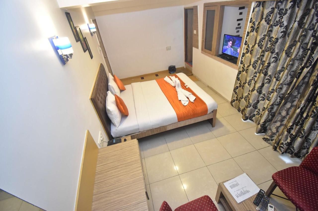 Neelkiran Hotel 3*
