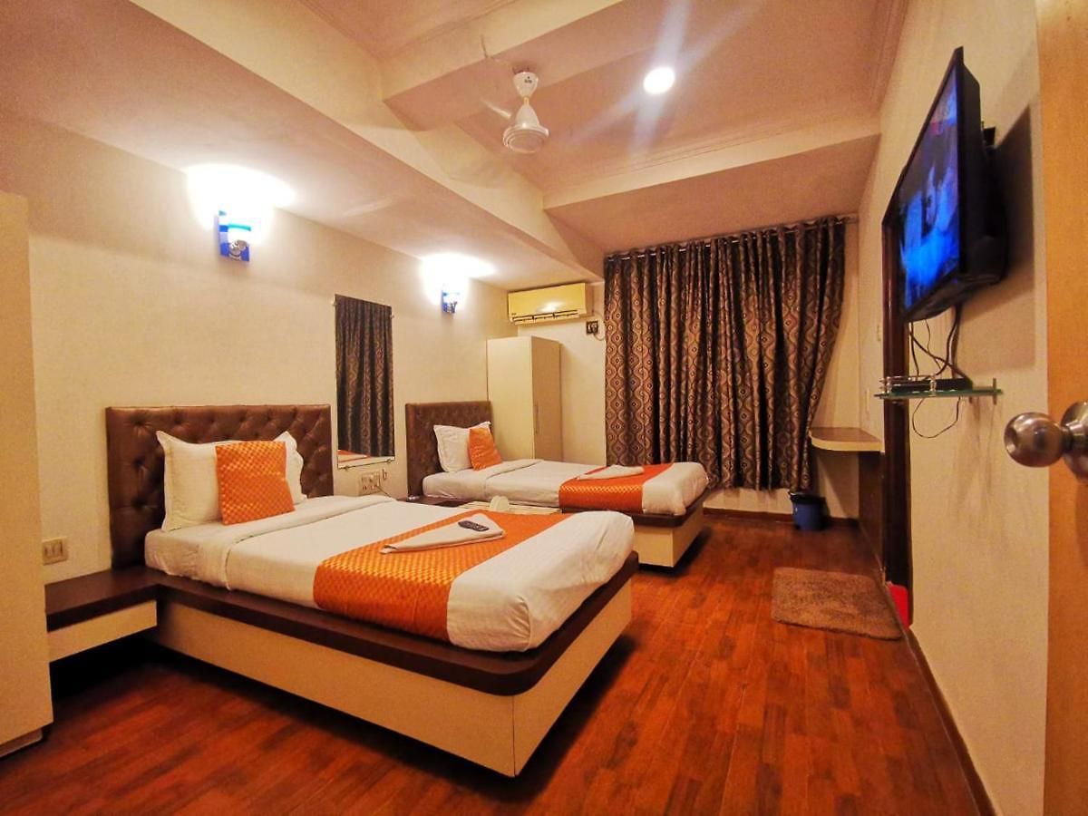 Hotel Neelkiran 3*