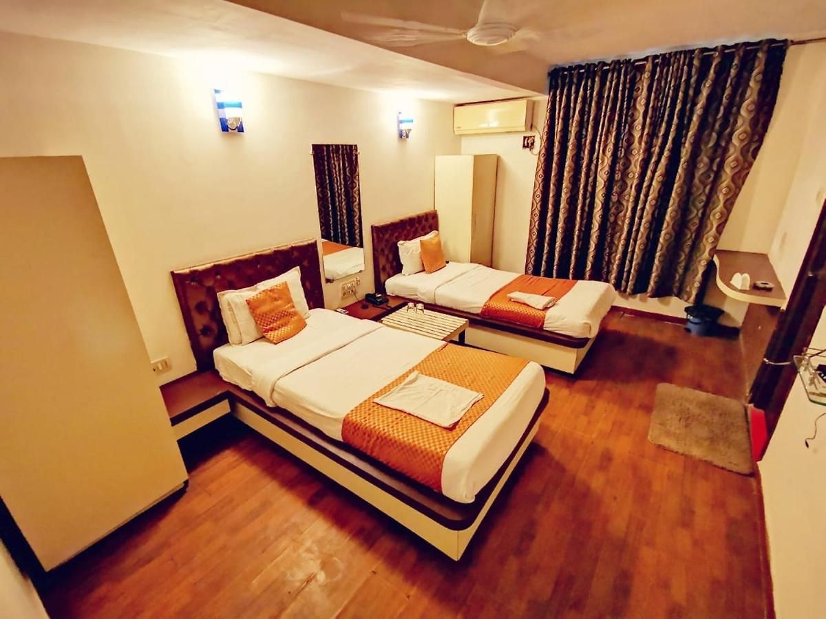 Neelkiran 3*