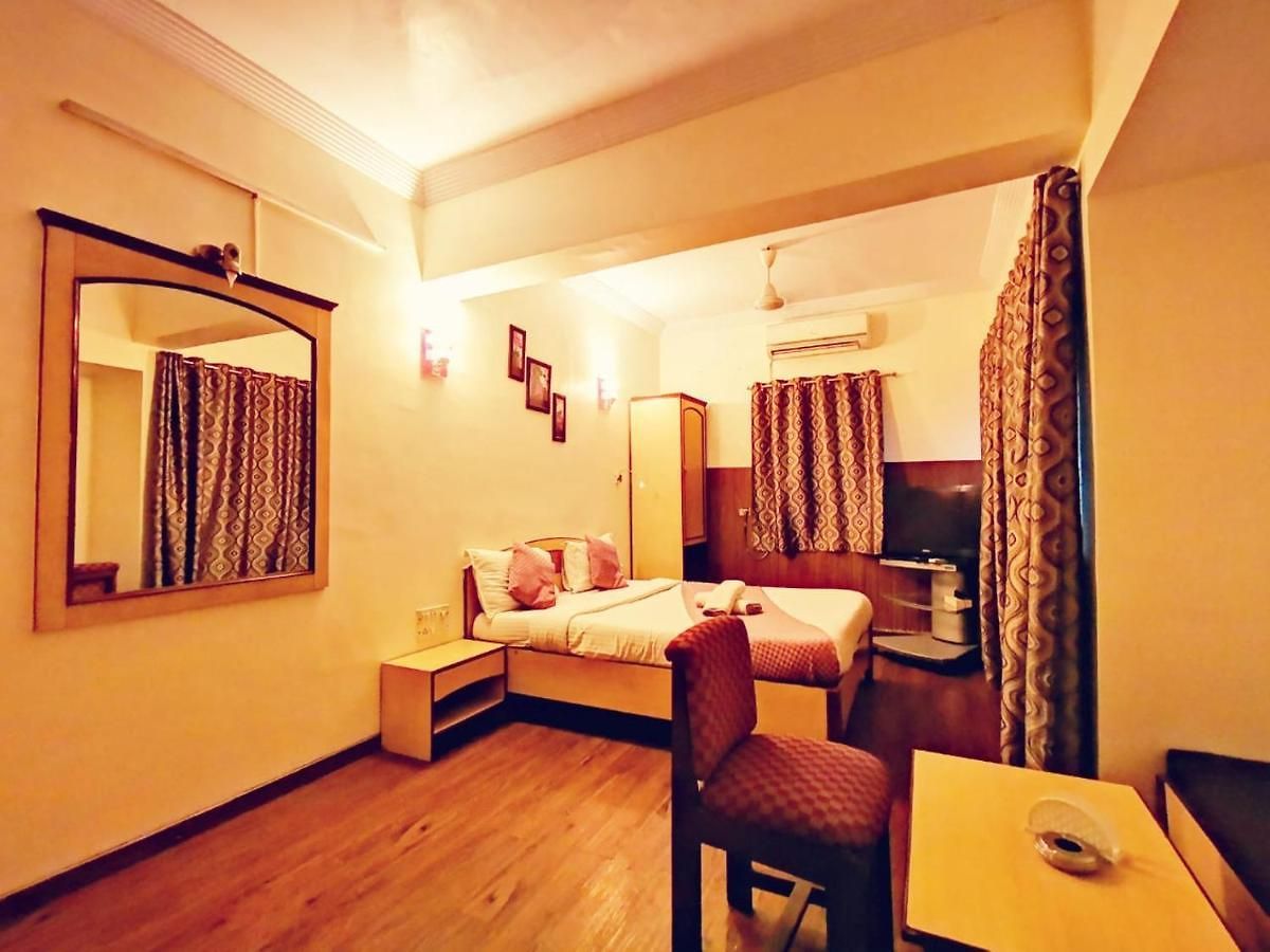 Neelkiran Hotel