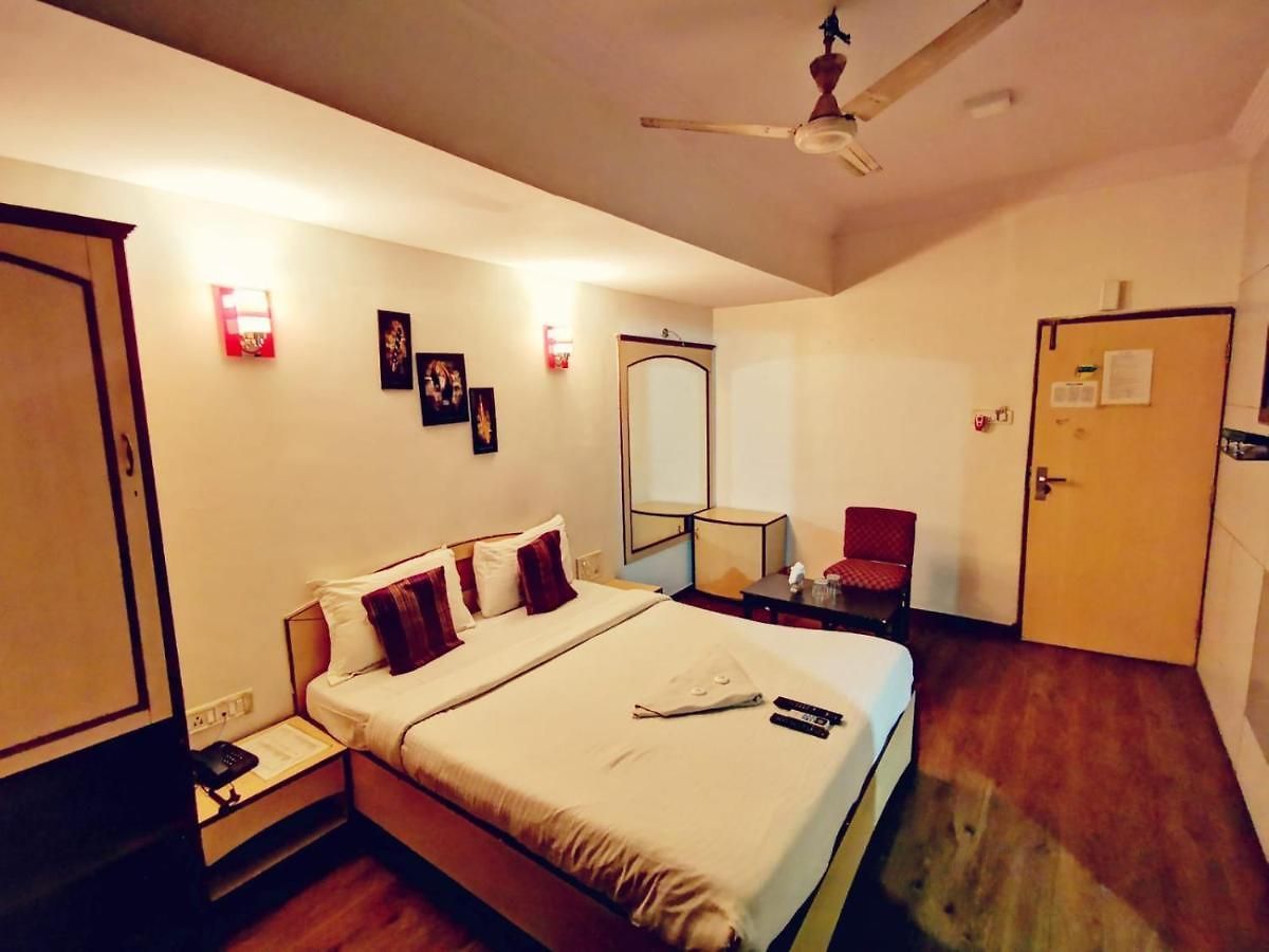 Neelkiran Hotel 3*