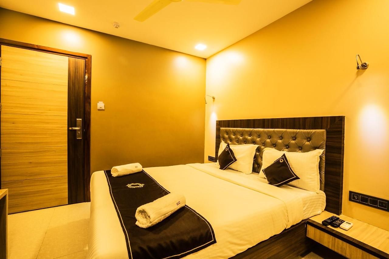 Golden Crown Guest house *