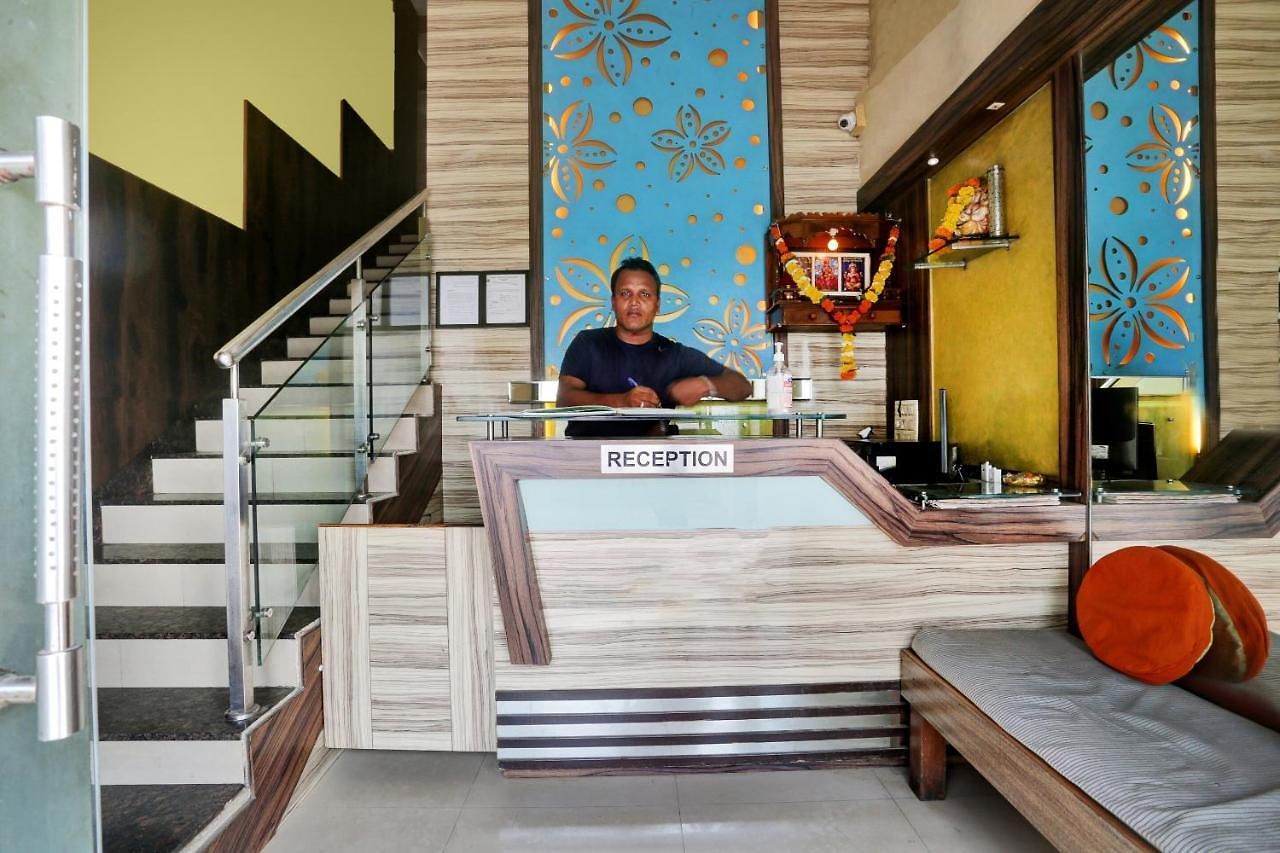 Oyo Flagship 83475 Starlight Hotel