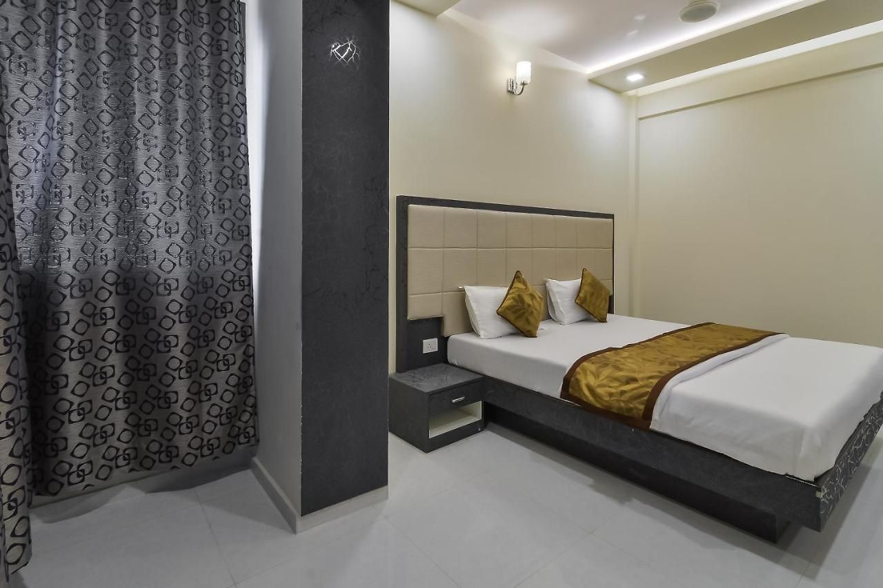 Aroma- Dadar Hotel Mumbai