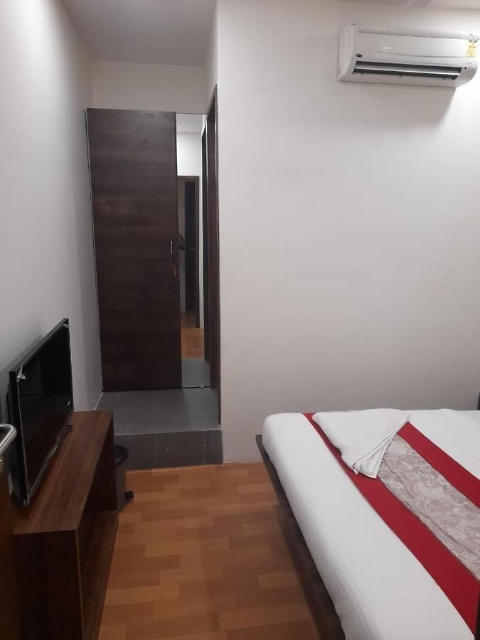 Hotel Grants Residency Guest house
