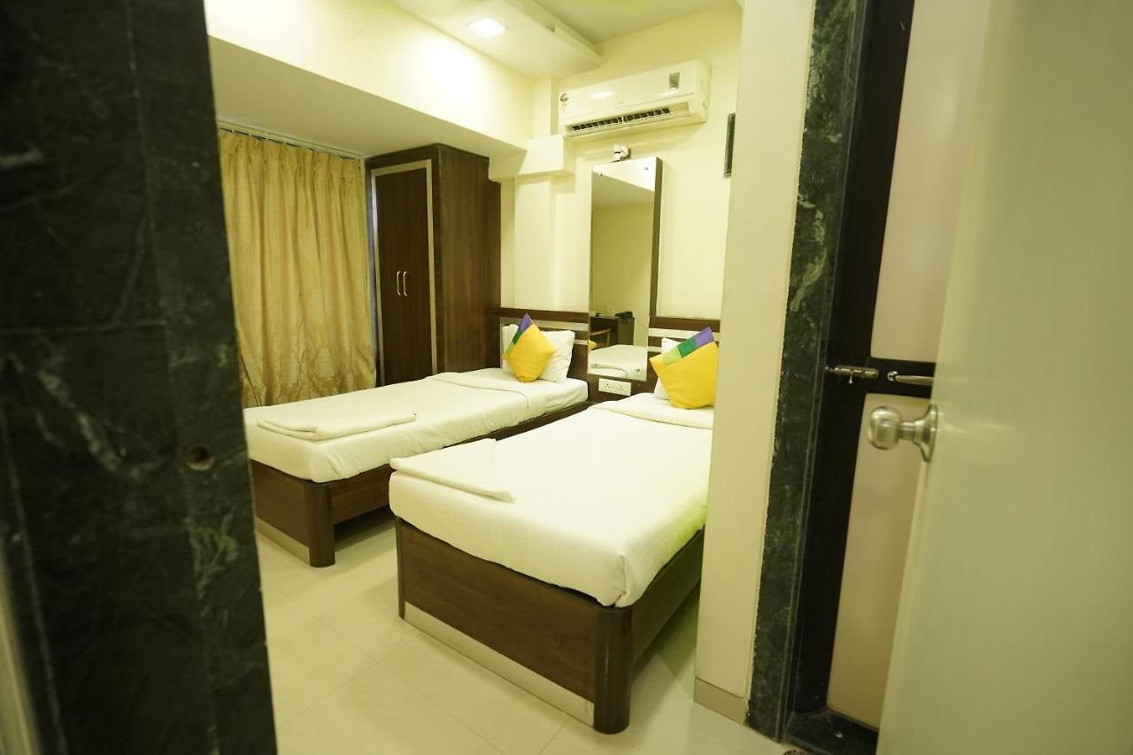 Guest house Daisy Residency By Zone Hotelz *