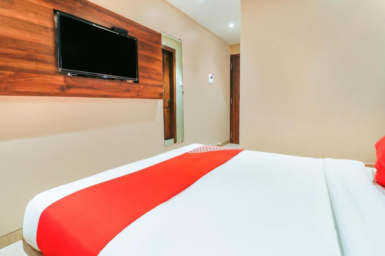 Oyo 70475 Sea Breeze Hotel 3*