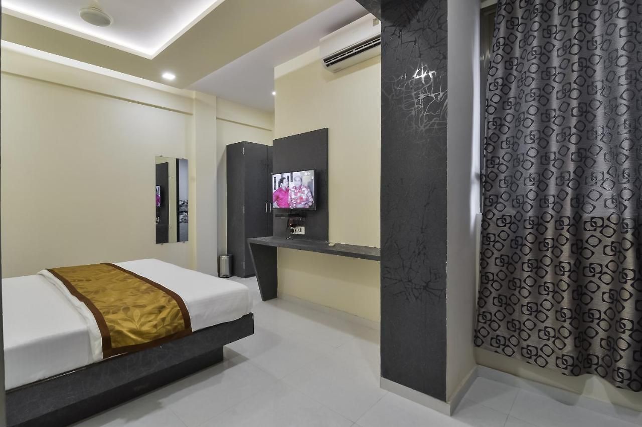 Hotel Aroma- Dadar 3*