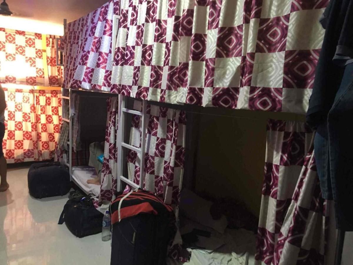 90Ft Dormitory Ac Deluxe Hotel